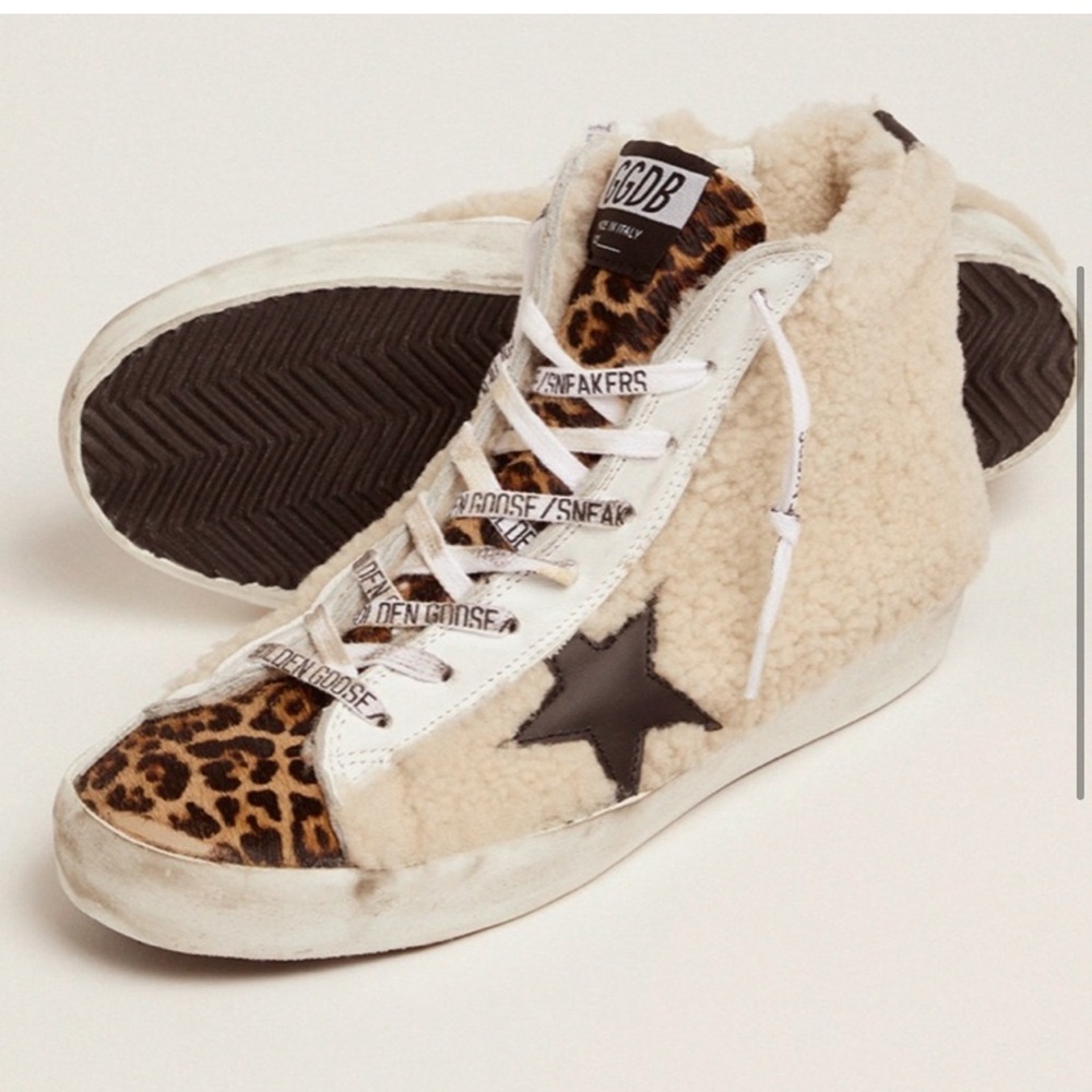 Shearling high top golden goose size women’s 40. Worn twice.